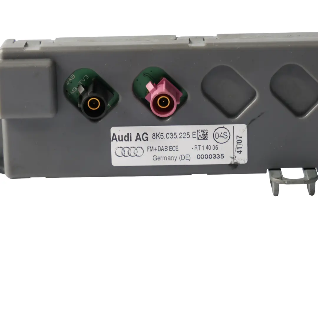 Antenna Amplifier Aerial Module Booster Control Unit to Audi A4 B8 with Part number 8K5035225E Audi A4 B8 Antenna Amplifier Aerial Module Booster Control Unit - SKU 8K5035225E - Part number 8K5035225E