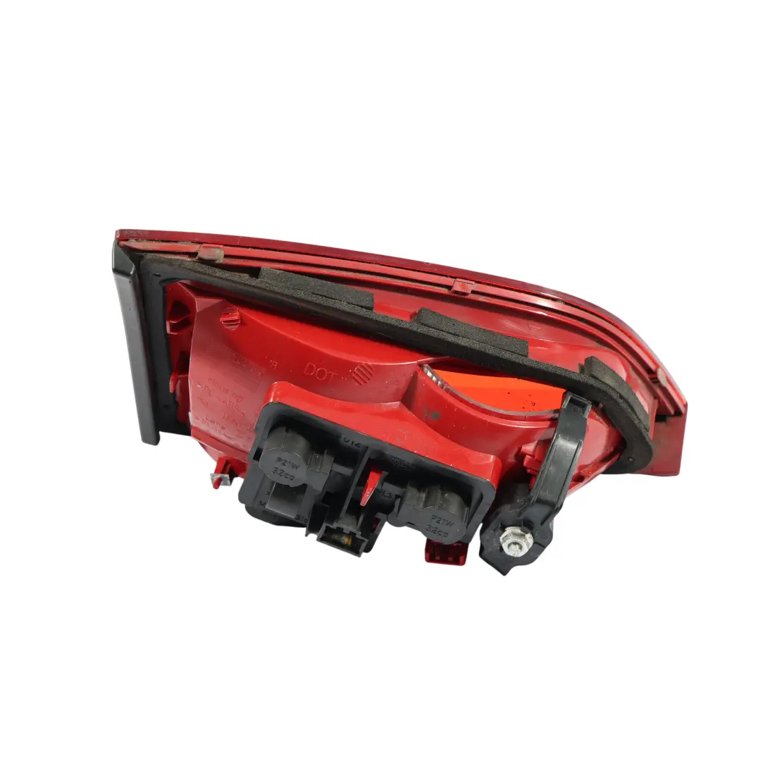 Heckleuchte Klappe Hinten Rechts Fahrerseite für Audi A4 B8 Avant mit Teilenummer 8K5945094 Audi A4 B8 Avant Heckleuchte Klappe Hinten Rechts Fahrerseite - SKU 8K5945094 - Teilenummer 8K5945094