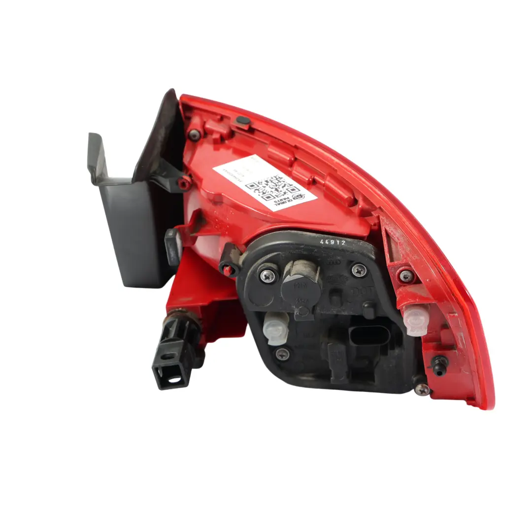 Audi A4 B8 Berlina Trasera Izquierda Luz Trasera Panel Lateral 8K5945095D - SKU 8K5945095AA - Número de pieza 8K5945095AA