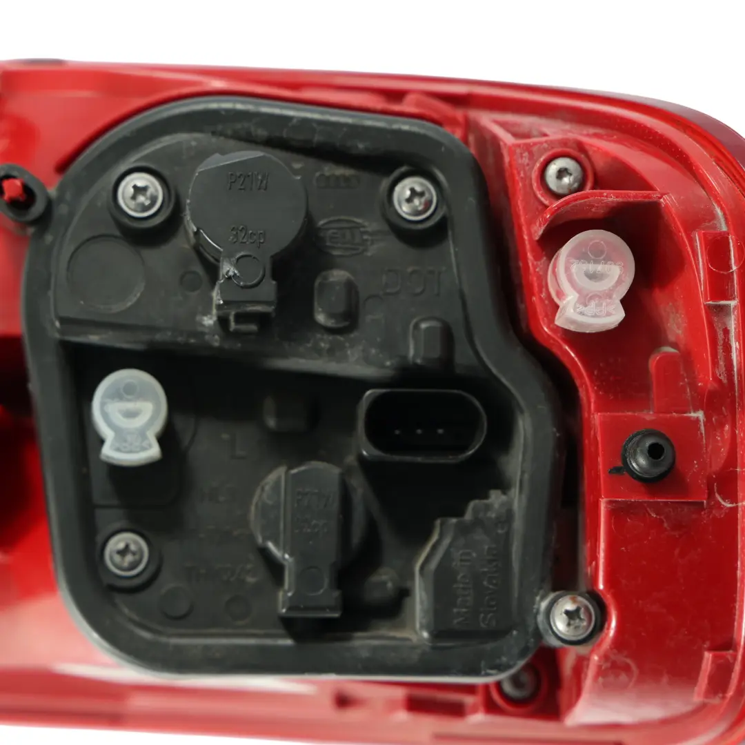 Trasera Izquierda Luz Trasera Panel Lateral 8K5945095D para Audi A4 B8 Berlina con número de pieza 8K5945095AA Audi A4 B8 Berlina Trasera Izquierda Luz Trasera Panel Lateral 8K5945095D - SKU 8K5945095AA - Número de pieza 8K5945095AA