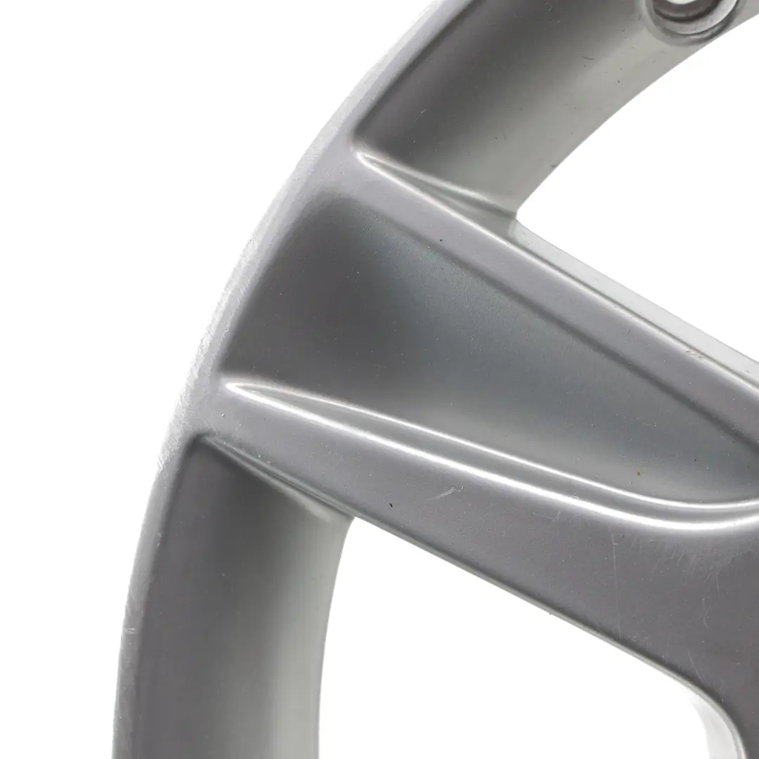 Felga Aluminiowa Srebrna 16" 6,5J ET:50 6-Ramienna do Audi A3 8P o numerze 8P0601025AN Audi A3 8P Felga Aluminiowa Srebrna 16" 6,5J ET:50 6-Ramienna - SKU 8P0601025AN-1 - Numer Części 8P0601025AN