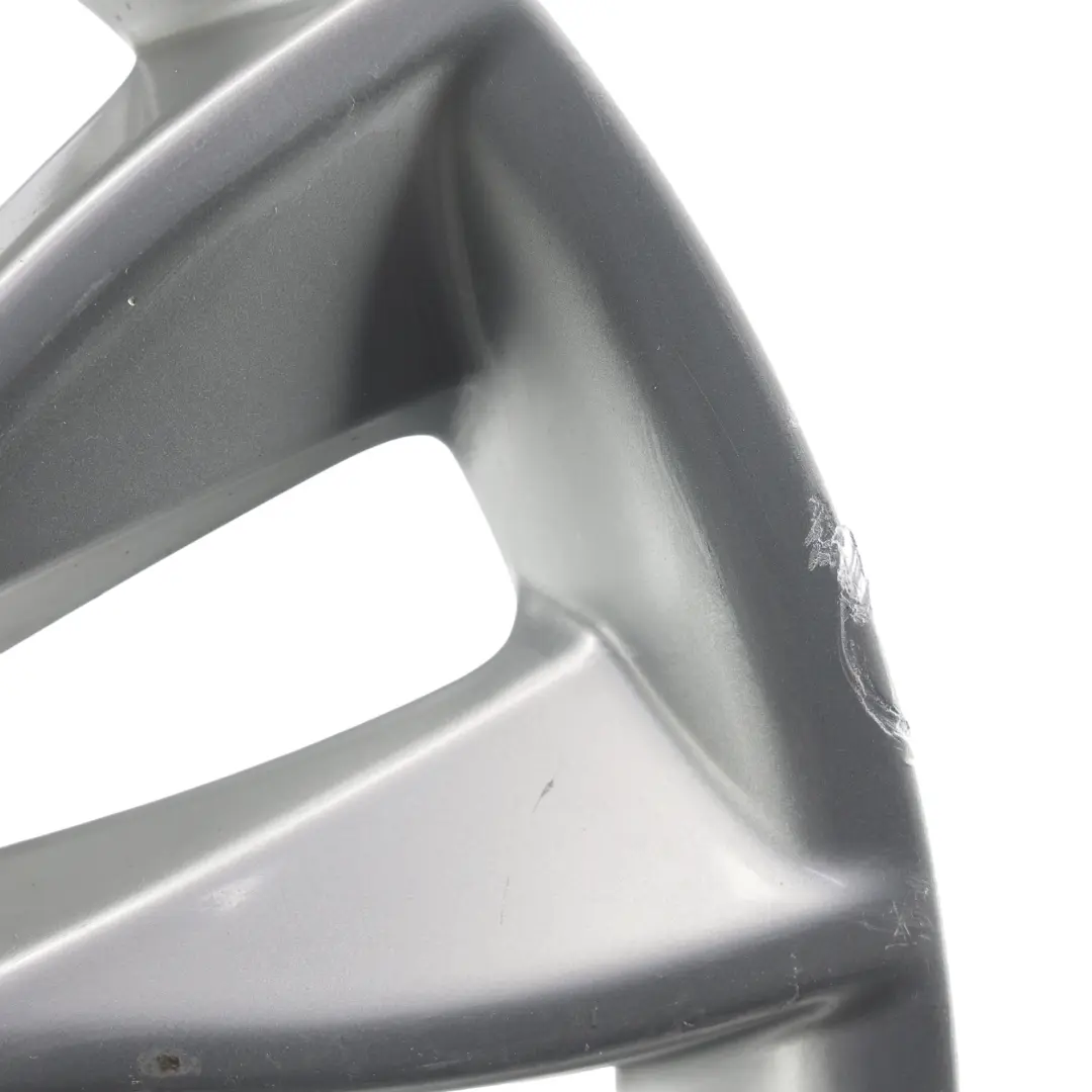 Felga Aluminiowa Srebrna 17" 7,5J ET:56 do Audi A3 8P o numerze 8P0601025CC Audi A3 8P Felga Aluminiowa Srebrna 17" 7,5J ET:56 - SKU 8P0601025CC-1 - Numer Części 8P0601025CC