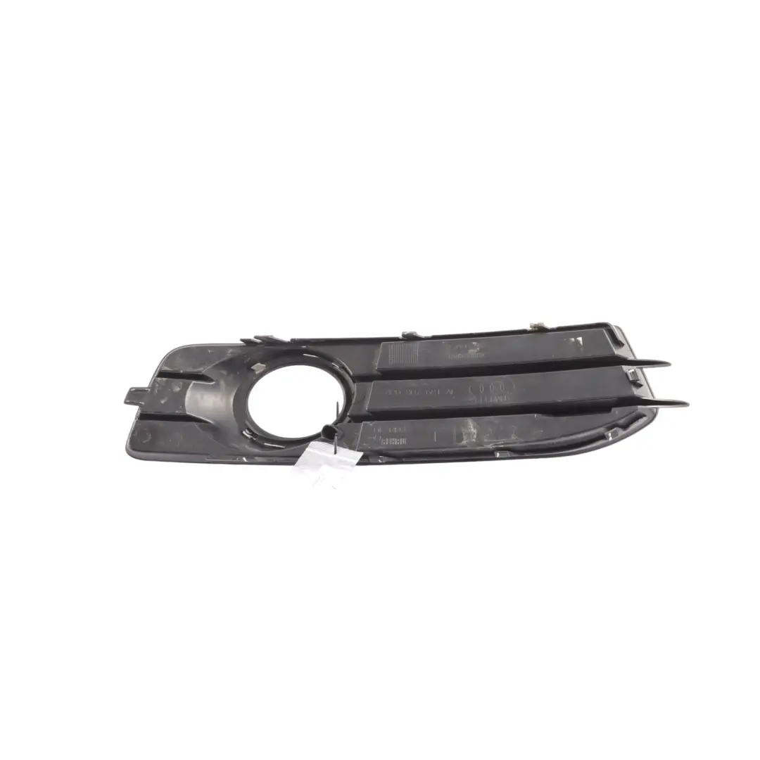 Grille Cache Antibrouillard Pare-Chocs Avant Gauche pour Audi A3 8P à propos du numéro de pièce 8P0807681AF Audi A3 8P Grille Cache Antibrouillard Pare-Chocs Avant Gauche - SKU 8P0807681AF - Numéro de pièce 8P0807681AF