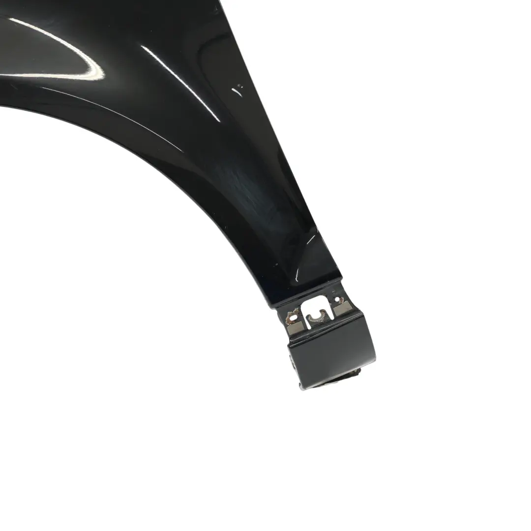 Pannello Laterale Anteriore Sinistro Parafango Brilliant Black - Y9B per Audi A3 8P con numero di parte 8P0821105G Audi A3 8P Pannello Laterale Anteriore Sinistro Parafango Brilliant Black - Y9B - SKU 8P0821105G-BBL - Numero di parte 8P0821105G