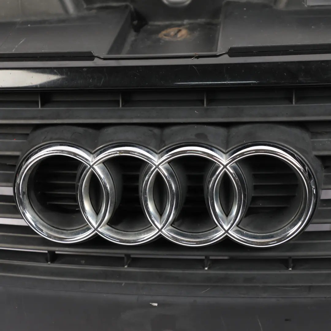 Centre Upper Front Grille Radiator Trim Cover Panel to Audi A3 8P with Part number 8P0853651H Audi A3 8P Centre Upper Front Grille Radiator Trim Cover Panel - SKU 8P0853651H - Part number 8P0853651H