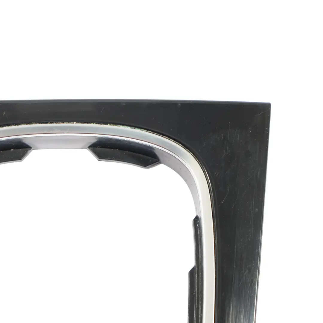 Cache De Pommeau De Levier De Vitesses pour Audi A3 8P à propos du numéro de pièce 8P0864261D Audi A3 8P Cache De Pommeau De Levier De Vitesses - SKU 8P0864261D-2 - Numéro de pièce 8P0864261D