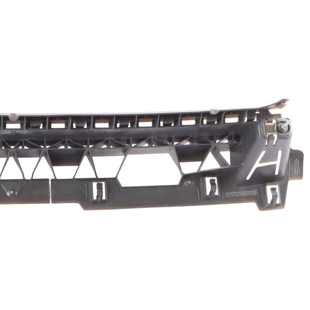 Support Fixation Pare-Chocs Arrière Central pour Audi A3 8P à propos du numéro de pièce 8P4807421 Audi A3 8P Support Fixation Pare-Chocs Arrière Central - SKU 8P4807421 - Numéro de pièce 8P4807421