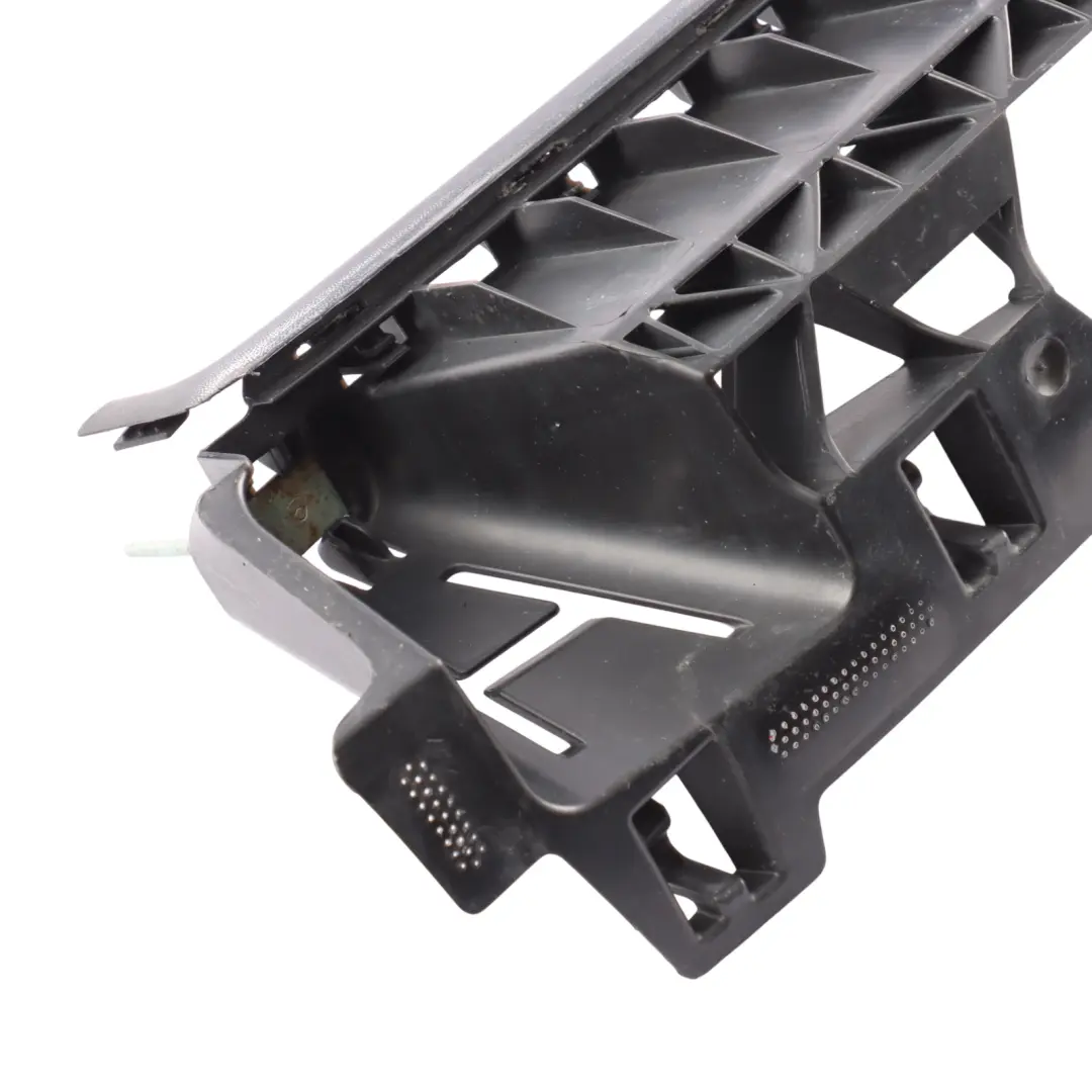 Support Fixation Pare-Chocs Arrière Central pour Audi A3 8P à propos du numéro de pièce 8P4807421 Audi A3 8P Support Fixation Pare-Chocs Arrière Central - SKU 8P4807421 - Numéro de pièce 8P4807421