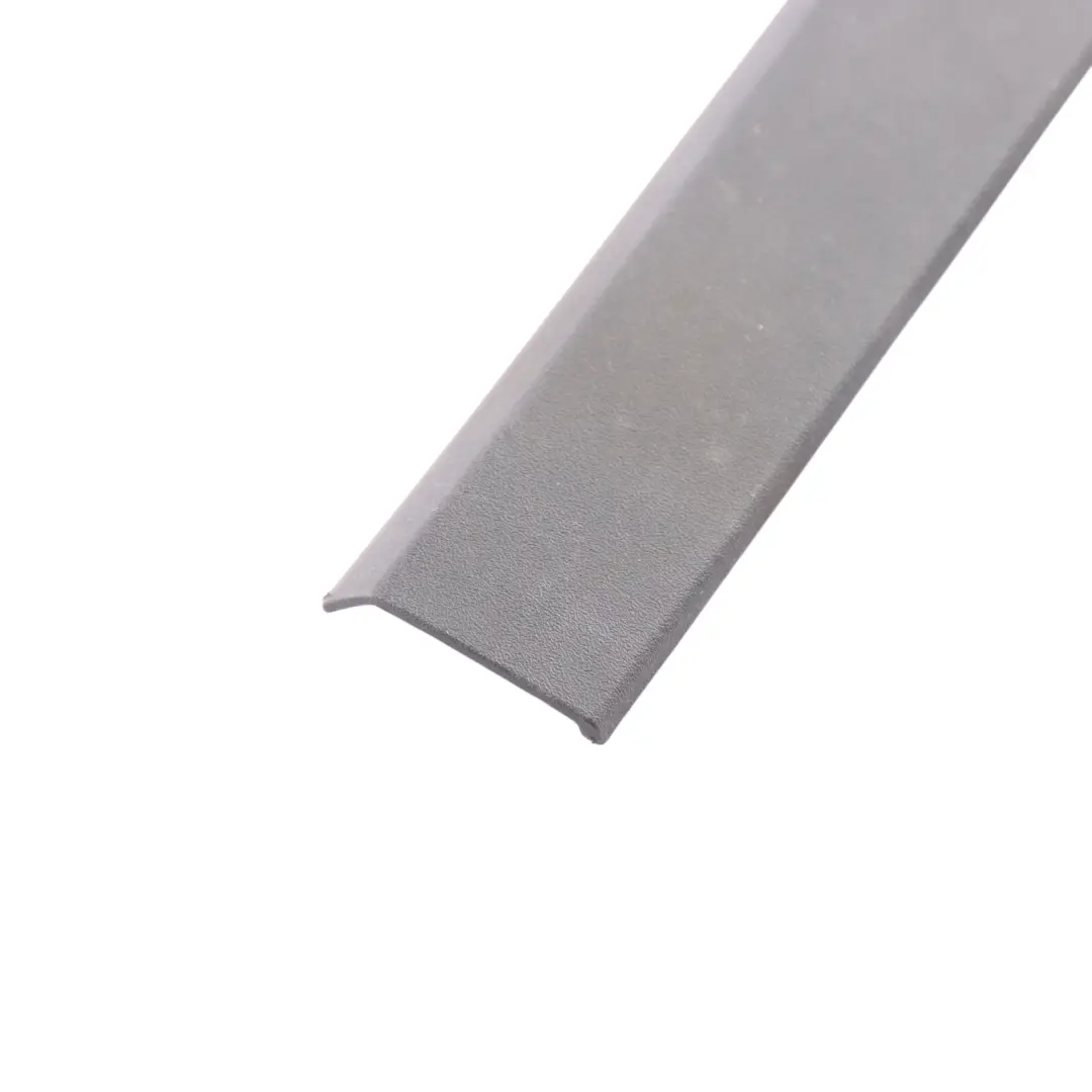 Ingresso Sill Trim Modanatura copertura Striscia Destra per Audi A3 S3 8P con numero di parte 8P4853492J Audi A3 S3 8P Ingresso Sill Trim Modanatura copertura Striscia Destra - SKU 8P4853492J - Numero di parte 8P4853492J