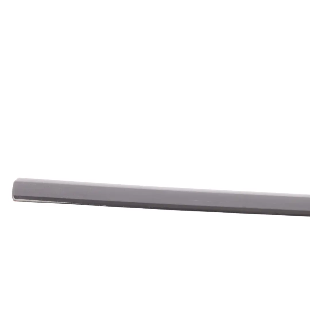 Sportback Modanatura Porta Ant Destra Nero Brillante Metal per Audi A3 con numero di parte 8P4853954A Audi A3 Sportback Modanatura Porta Ant Destra Nero Brillante Metal - SKU 8P4853954A-BBL - Numero di parte 8P4853954A