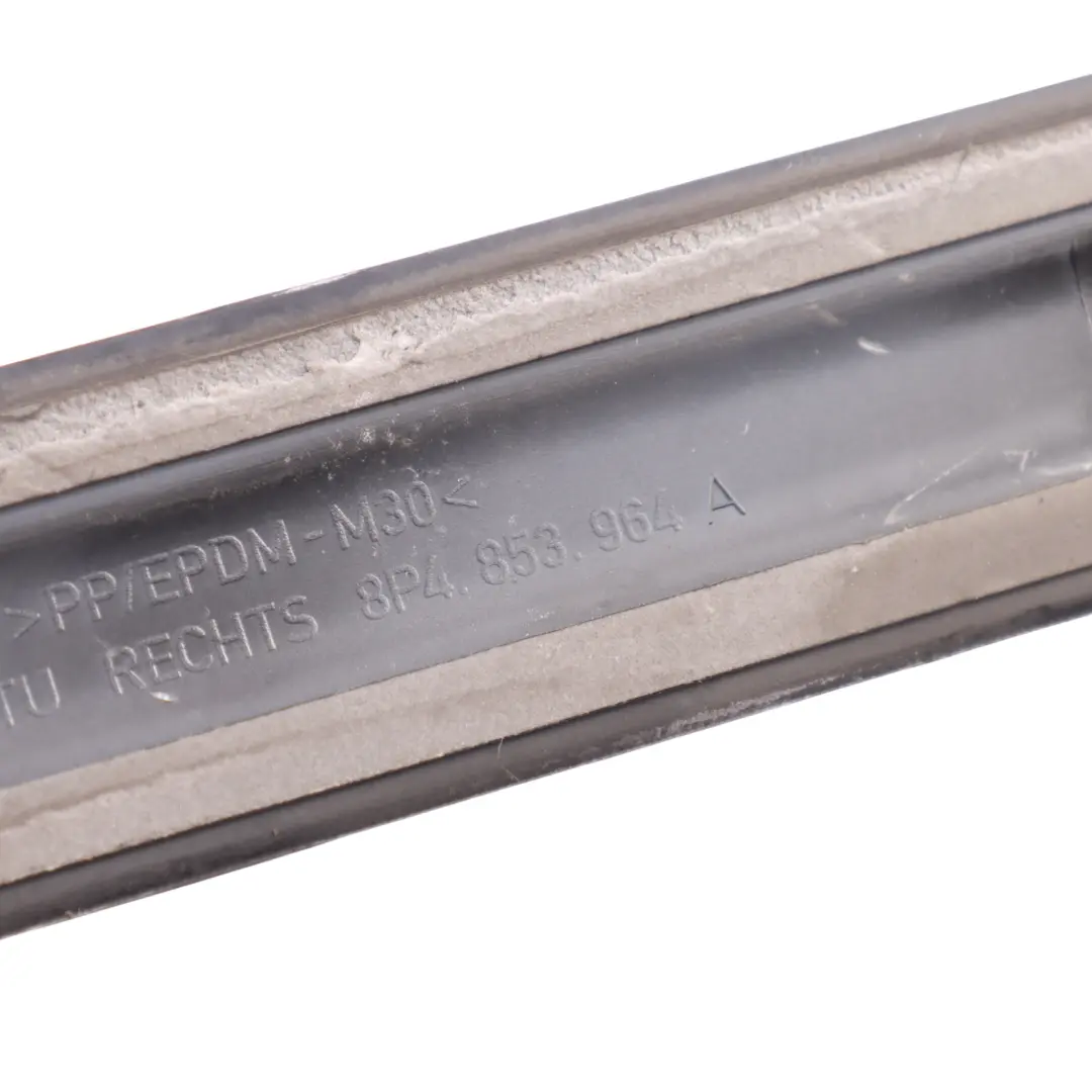 Baguette Seuil Porte Droite Noir Brillant Y9B pour Audi A3 8P à propos du numéro de pièce 8P4853964A Audi A3 8P Baguette Seuil Porte Droite Noir Brillant Y9B - SKU 8P4853964A-BBL - Numéro de pièce 8P4853964A