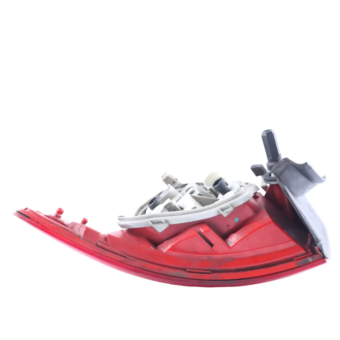 Luz Trasera Izquierda Tapa Maletero Portón Exterior para Audi A3 8P con número de pieza 8P4945095E Audi A3 8P Luz Trasera Izquierda Tapa Maletero Portón Exterior - SKU 8P4945095E-2 - Número de pieza 8P4945095E