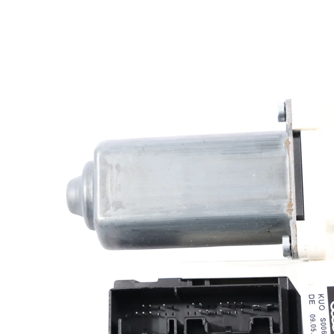 Ventana Motor Elevador Delantero Derecho para Audi A3 8P Cabrio con número de pieza 8P7959802G Audi A3 8P Cabrio Ventana Motor Elevador Delantero Derecho - SKU 8P7959802G - Número de pieza 8P7959802G