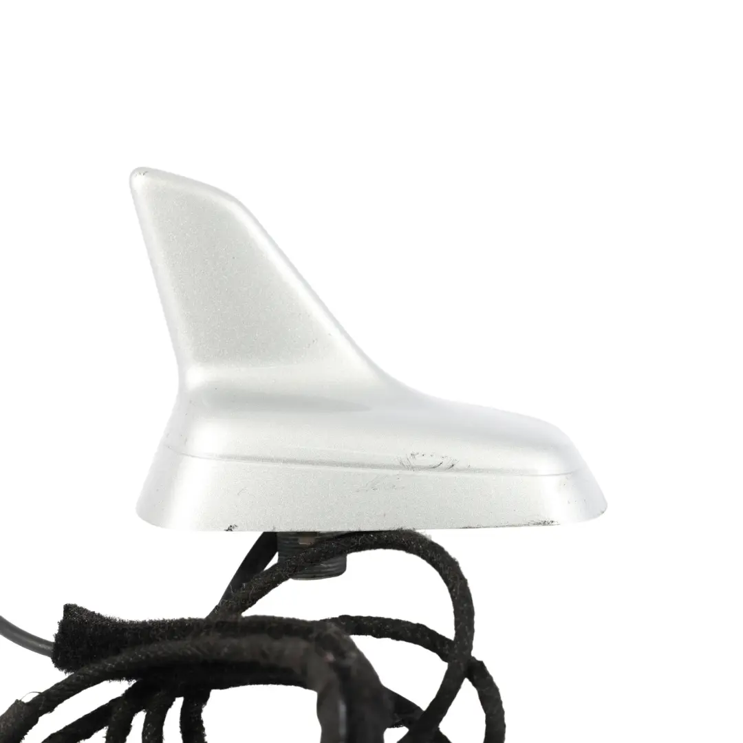 Antenna Amplificatore Pinna Di Squalo Top Aerial Ice Silver - X7W per Audi A5 8T con numero di parte 8T0035503G Audi A5 8T Antenna Amplificatore Pinna Di Squalo Top Aerial Ice Silver - X7W - SKU 8T0035503G-ICS - Numero di parte 8T0035503G