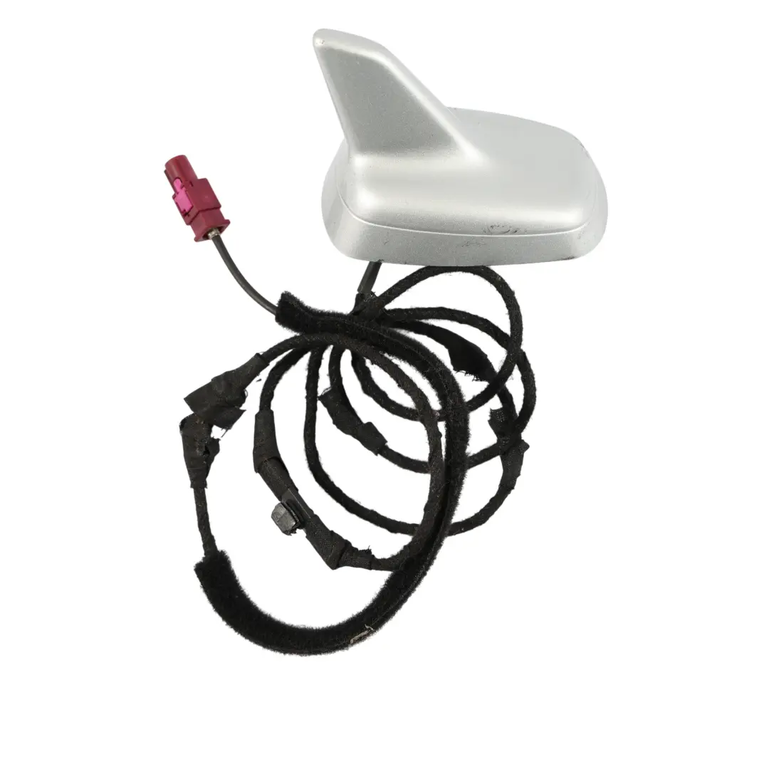 Antenna Amplificatore Pinna Di Squalo Top Aerial Ice Silver - X7W per Audi A5 8T con numero di parte 8T0035503G Audi A5 8T Antenna Amplificatore Pinna Di Squalo Top Aerial Ice Silver - X7W - SKU 8T0035503G-ICS - Numero di parte 8T0035503G