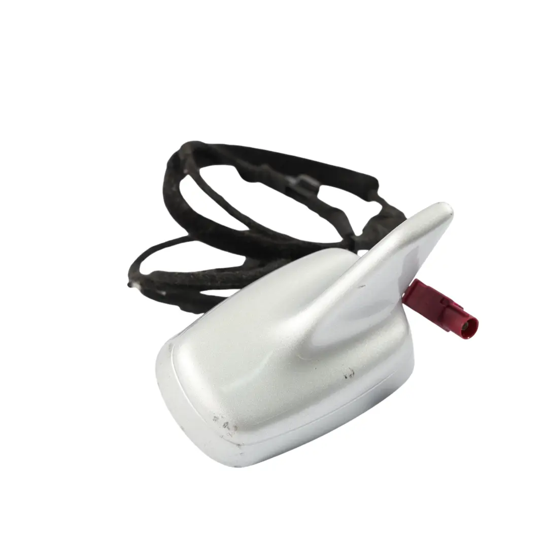 Antenna Amplificatore Pinna Di Squalo Top Aerial Ice Silver - X7W per Audi A5 8T con numero di parte 8T0035503G Audi A5 8T Antenna Amplificatore Pinna Di Squalo Top Aerial Ice Silver - X7W - SKU 8T0035503G-ICS - Numero di parte 8T0035503G