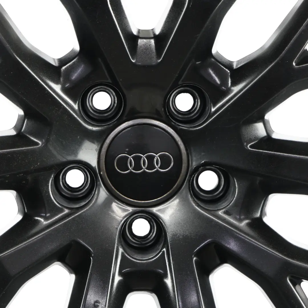 Czarna Felga Aluminiowa 19" ET:33 9J do Audi A4 B8 A5 8T o numerze 8T0601025DL Audi A4 B8 A5 8T Czarna Felga Aluminiowa 19" ET:33 9J - SKU 8T0601025DL-1 - Numer Części 8T0601025DL