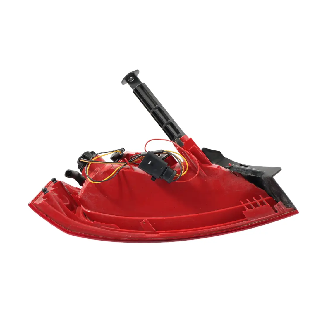 Rückleuchte Rücklicht Äußere Seite Kotflügel LED Rechts für Audi A5 8T mit Teilenummer 8T0945096E Audi A5 8T Rückleuchte Rücklicht Äußere Seite Kotflügel LED Rechts - SKU 8T0945096E - Teilenummer 8T0945096E