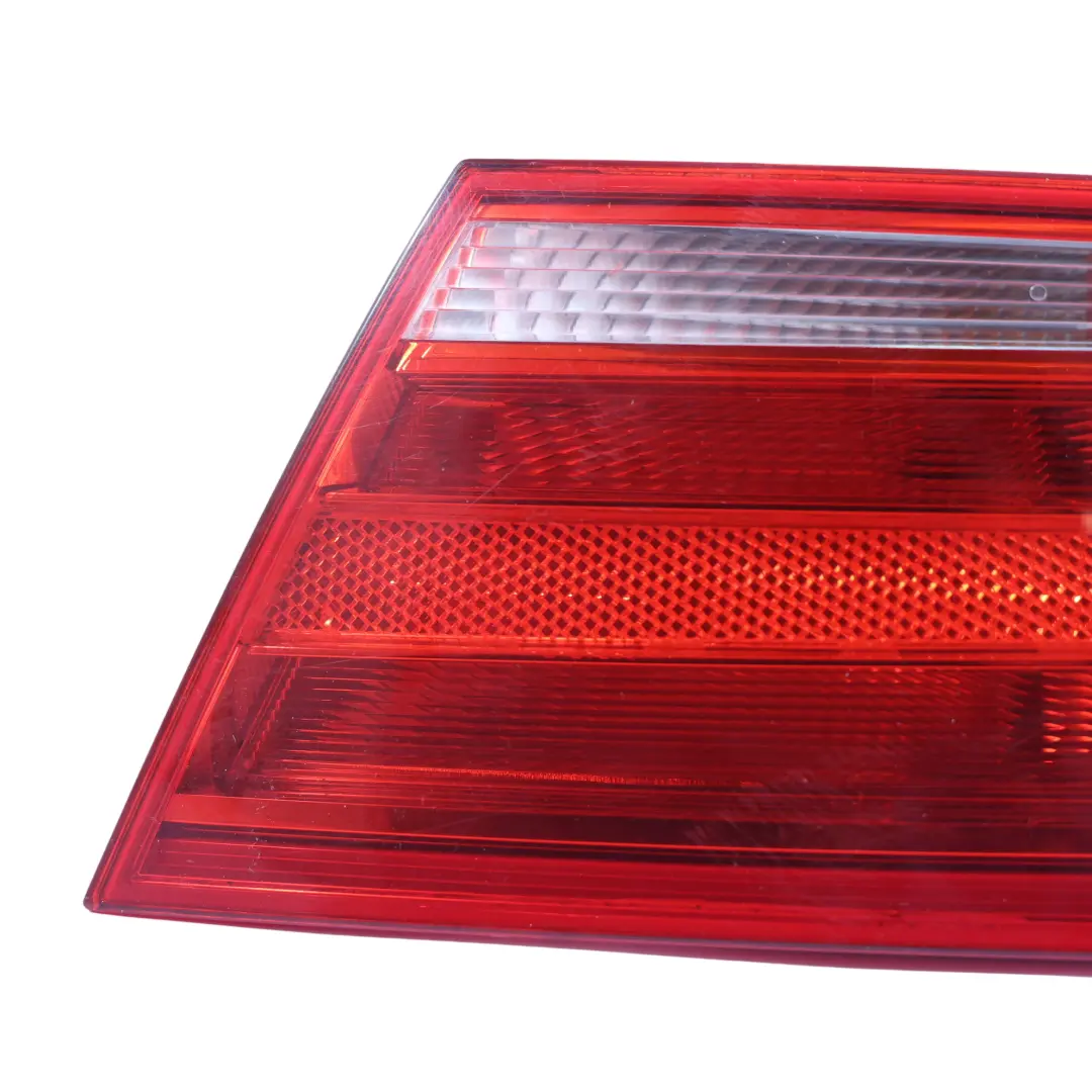 Audi A5 8T Lampa Tylna Tylna Zewnętrzna Boczna Błotnik LED Prawa - SKU 8T0945096E - Numer Części 8T0945096E