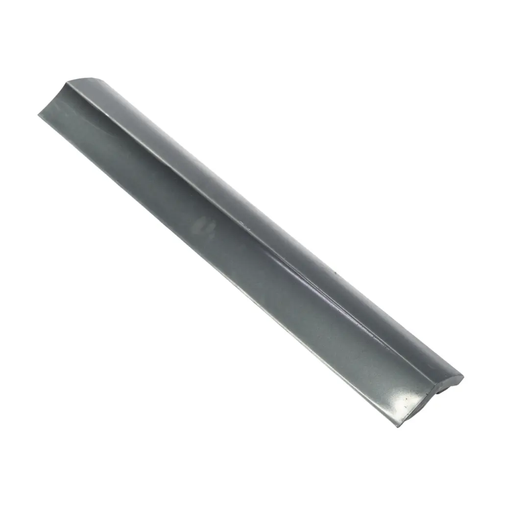 Moldura De Puerta Tira Delantera Izquierda Daytona Grey Pearl - Z7S para Audi Q3 8U con número de pieza 8U0853959F Audi Q3 8U Moldura De Puerta Tira Delantera Izquierda Daytona Grey Pearl - Z7S - SKU 8U0853959F-DGR1 - Número de pieza 8U0853959F