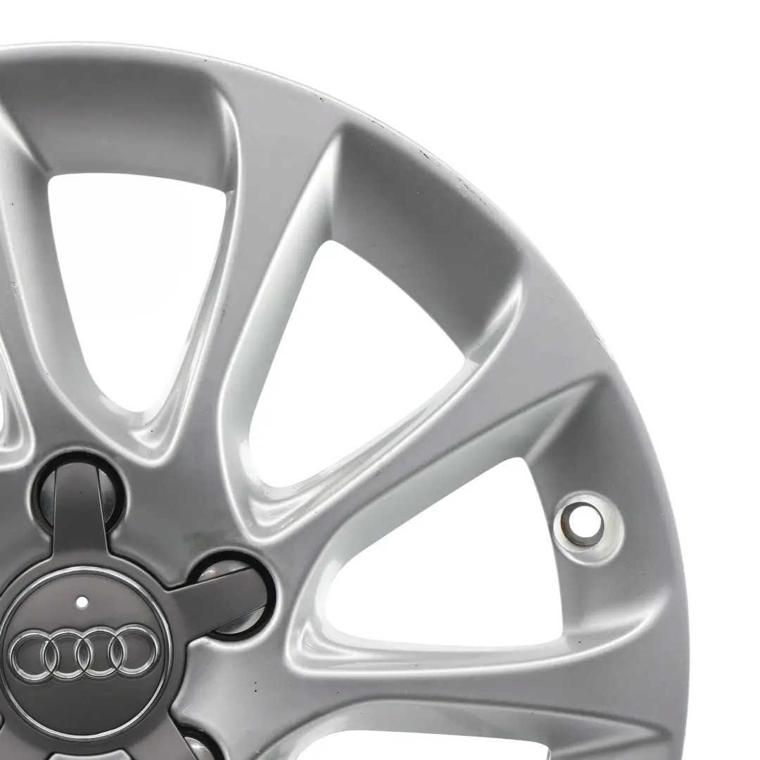 Llanta de aleación plateada Audi A3 8V 16" 6.5J ET46 8V0601025BM para con número de pieza 8V0601025BM-2 Llanta de aleación plateada Audi A3 8V 16" 6.5J ET46 8V0601025BM - SKU 8V0601025BM-2 - Número de pieza 8V0601025BM-2