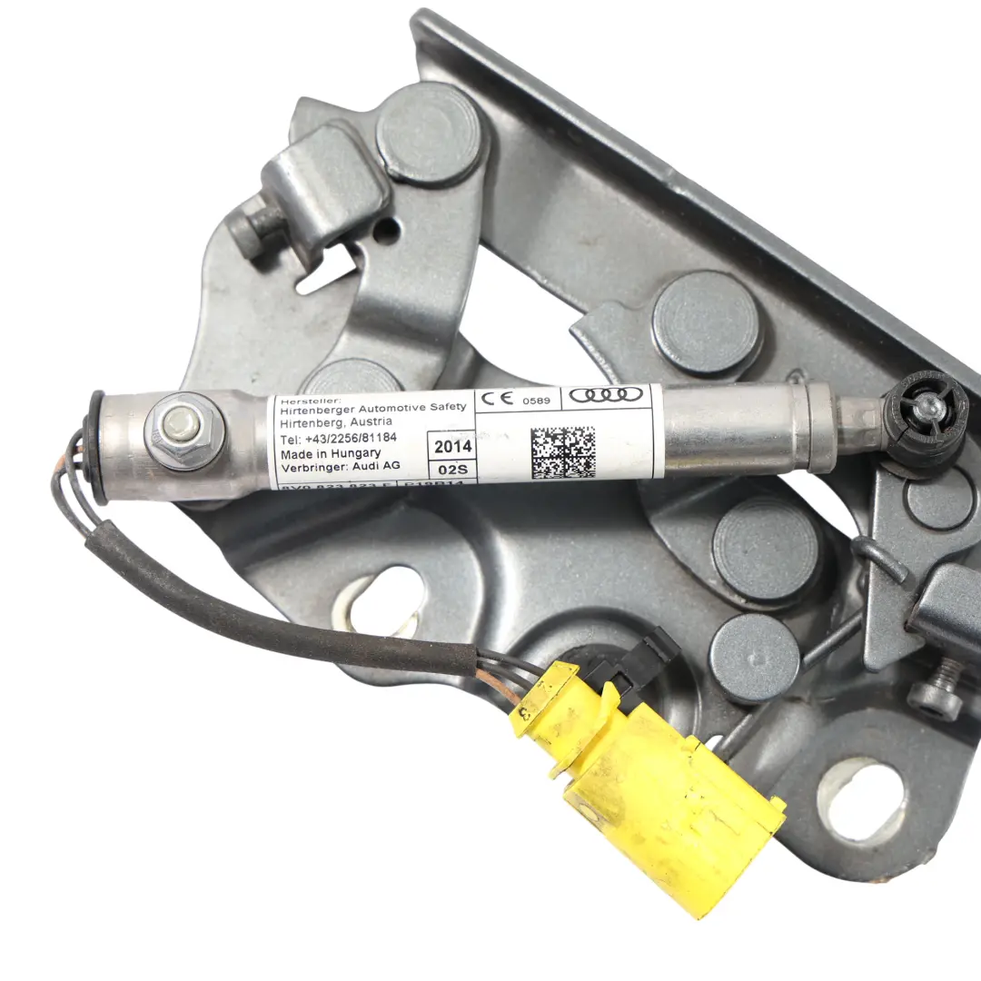 Charnière Capot Avant Droite Gris Monsoon - X7R pour Audi A3 8V à propos du numéro de pièce 8V0823302F Audi A3 8V Charnière Capot Avant Droite Gris Monsoon - X7R - SKU 8V0823302F-MOG - Numéro de pièce 8V0823302F