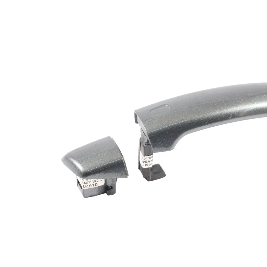 Maniglia Porta Posteriore Destra Daytona Grigio Perla Z7S per Audi A3 8V con numero di parte 8V0837206A Audi A3 8V Maniglia Porta Posteriore Destra Daytona Grigio Perla Z7S - SKU 8V0837206A-DGR2 - Numero di parte 8V0837206A