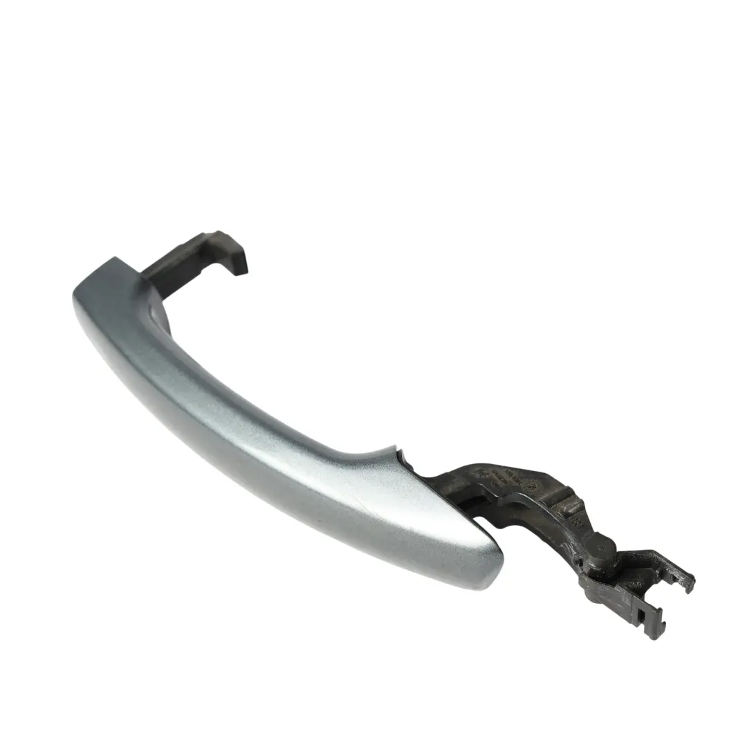 Maniglia Porta Esterna Anteriore Posteriore Destra Grigio Monsone-X7R per Audi A3 8V con numero di parte 8V0837210 Audi A3 8V Maniglia Porta Esterna Anteriore Posteriore Destra Grigio Monsone-X7R - SKU 8V0837206 - Numero di parte 8V0837210