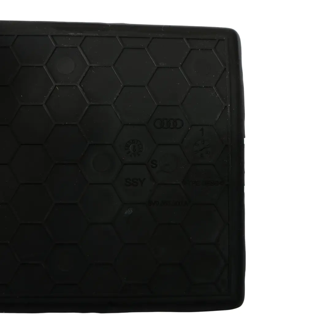 Audi A3 8V Console Centrale Rangement Caoutchouc Tapis Garniture - SKU 8V0863300A - Numéro de pièce 8V0863300A