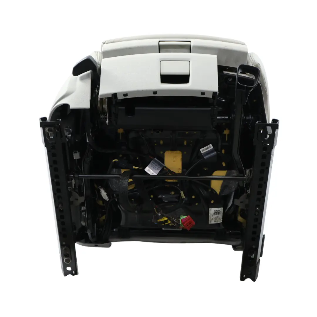 Sedile Anteriore Sportivo Riscaldato Grigio Agata Destro per Audi S3 8V con numero di parte 8V4881806M Audi S3 8V Sedile Anteriore Sportivo Riscaldato Grigio Agata Destro - SKU 8V4881806M - Numero di parte 8V4881806M