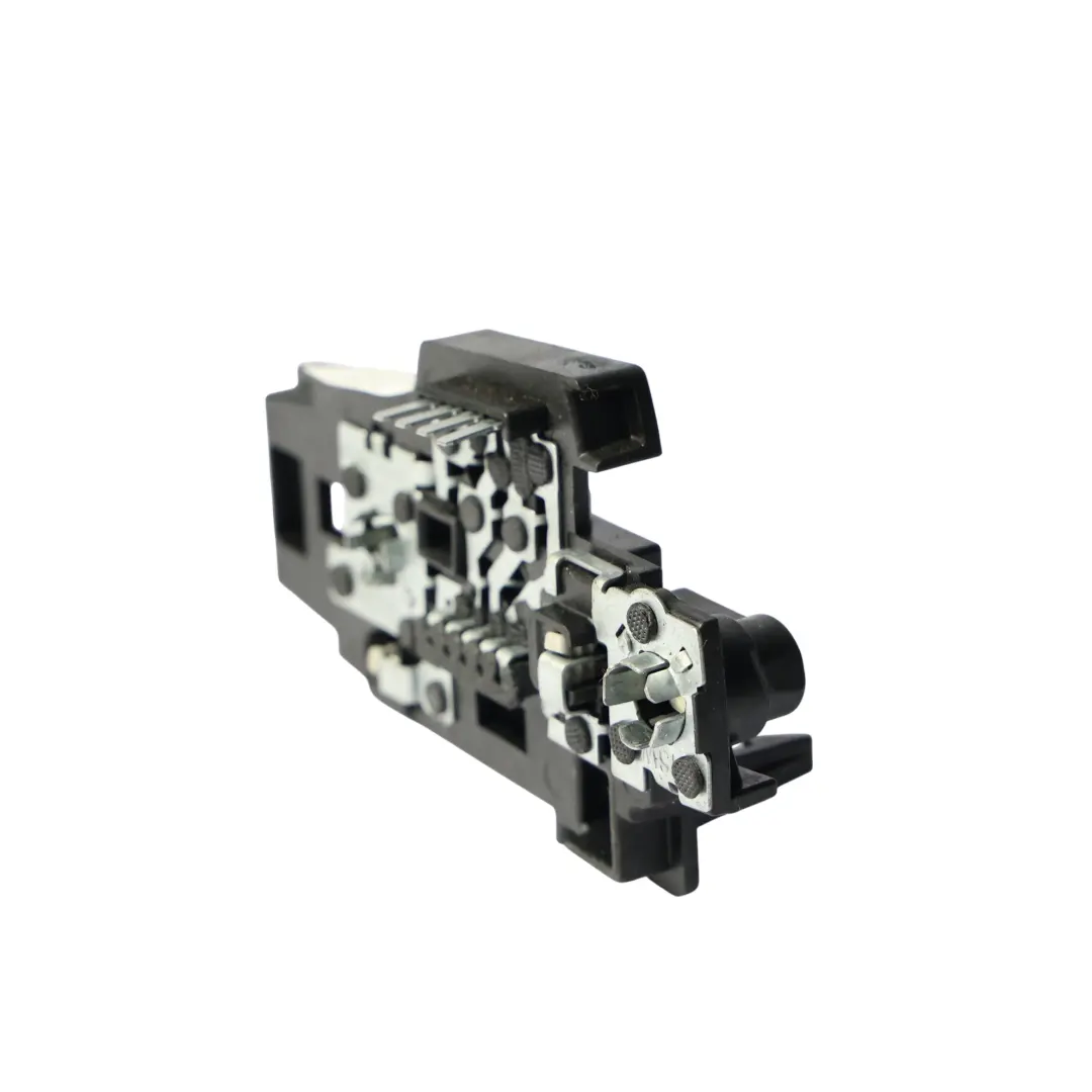 Audi A3 8V Support Douille D'Ampoule Feu Arrière Gauche - SKU 8V5945257B - Numéro de pièce 8V5945257B