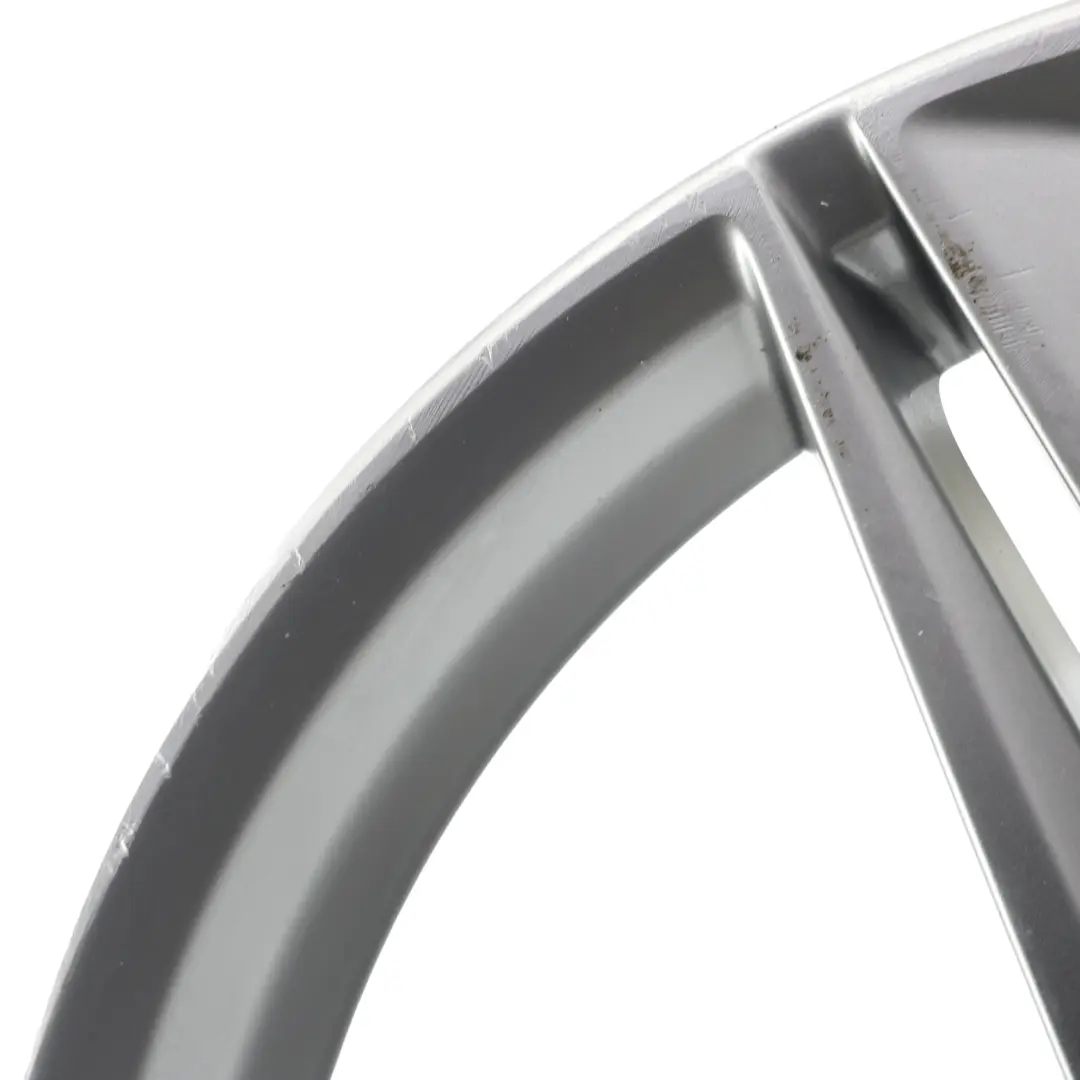 Argento Cerchio in lega 18" 8J ET:40 Doppie razze a stella per Audi A4 B9 con numero di parte 8W0601025R Audi A4 B9 Argento Cerchio in lega 18" 8J ET:40 Doppie razze a stella - SKU 8W0601025R-1 - Numero di parte 8W0601025R