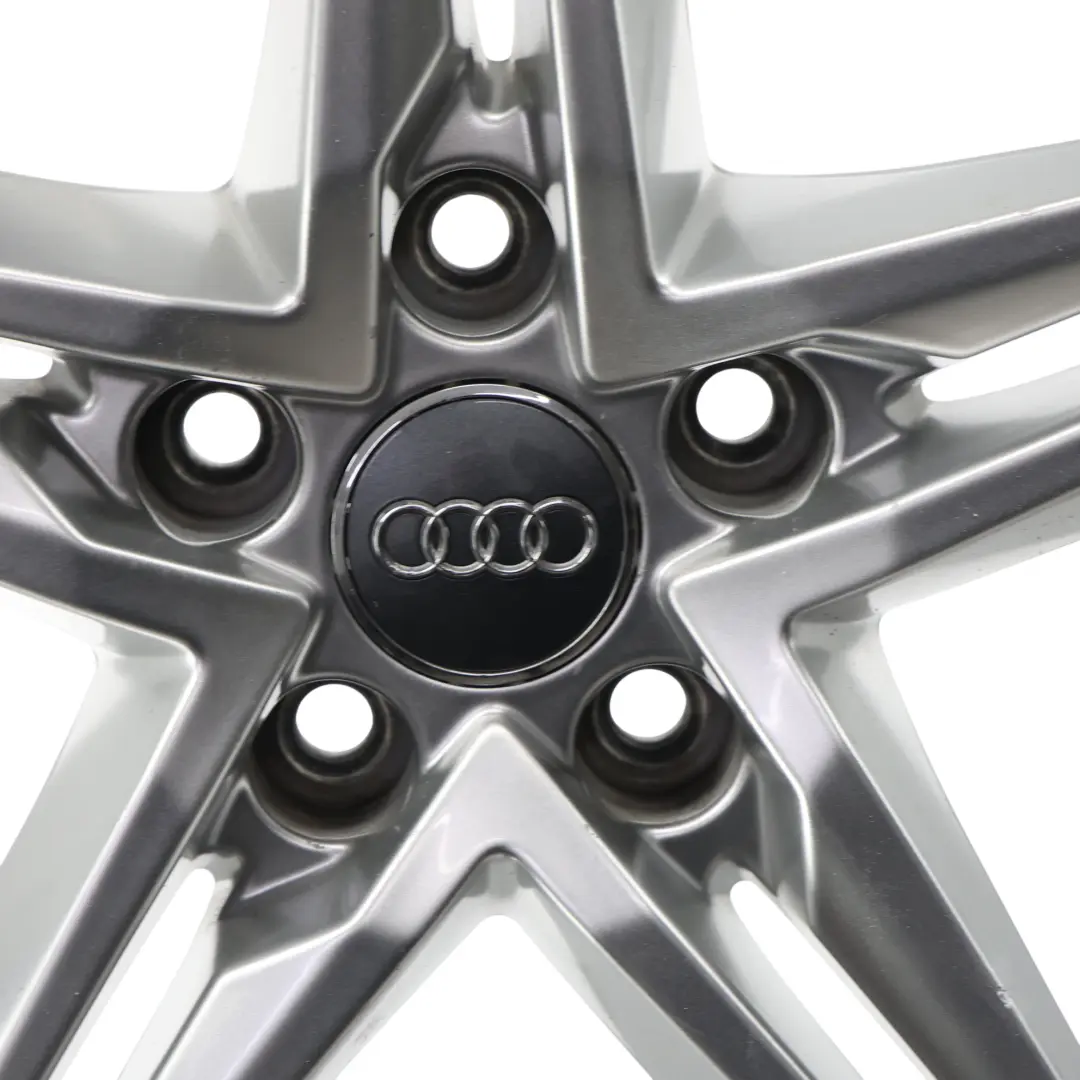 Silberne Leichtmetallfelge 18" 8J ET:40 Doppelsternspeiche für Audi A4 B9 mit Teilenummer 8W0601025R Audi A4 B9 Silberne Leichtmetallfelge 18" 8J ET:40 Doppelsternspeiche - SKU 8W0601025R-2 - Teilenummer 8W0601025R