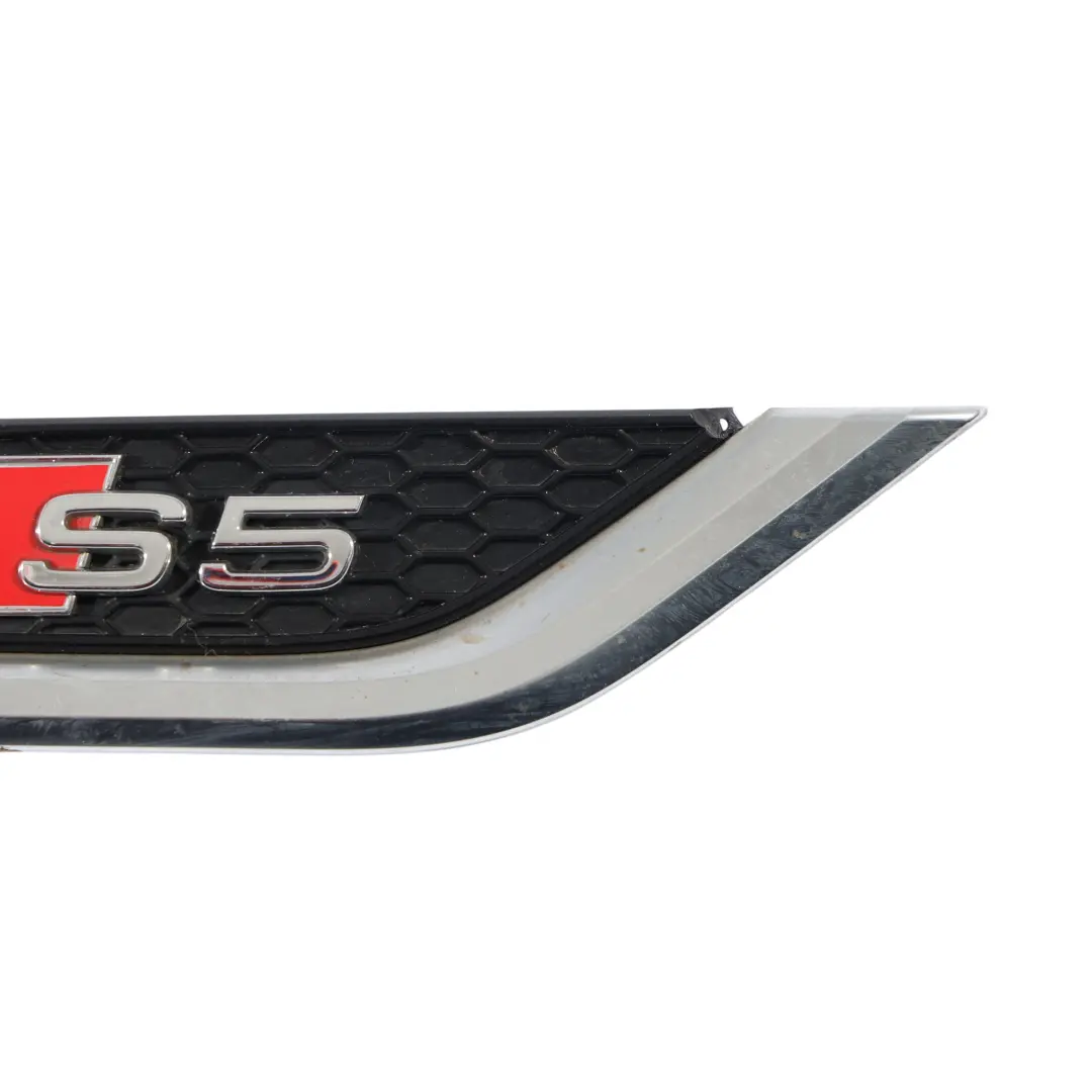 Audi S5 F5 Listwa Nakładka Drzwi Emblemat Znaczek Logo Prawy - SKU 8W6853602C - Numer Części 8W6853602C