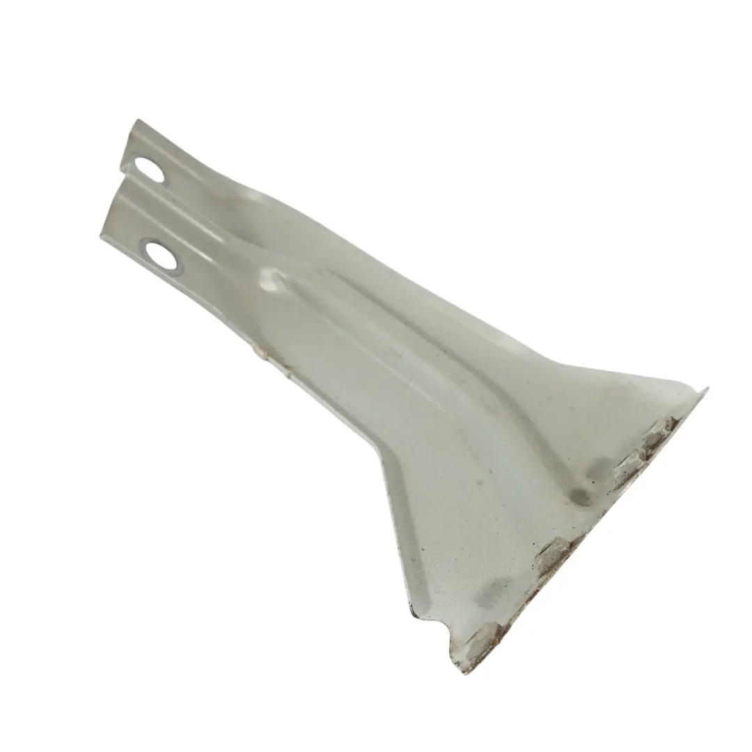 Staffa Pannello Alare Anteriore Sinistro Bianco Ghiaccio Perla - S9R per Audi A1 8X con numero di parte 8X0821135A Audi A1 8X Staffa Pannello Alare Anteriore Sinistro Bianco Ghiaccio Perla - S9R - SKU 8X0821135A-MGW - Numero di parte 8X0821135A