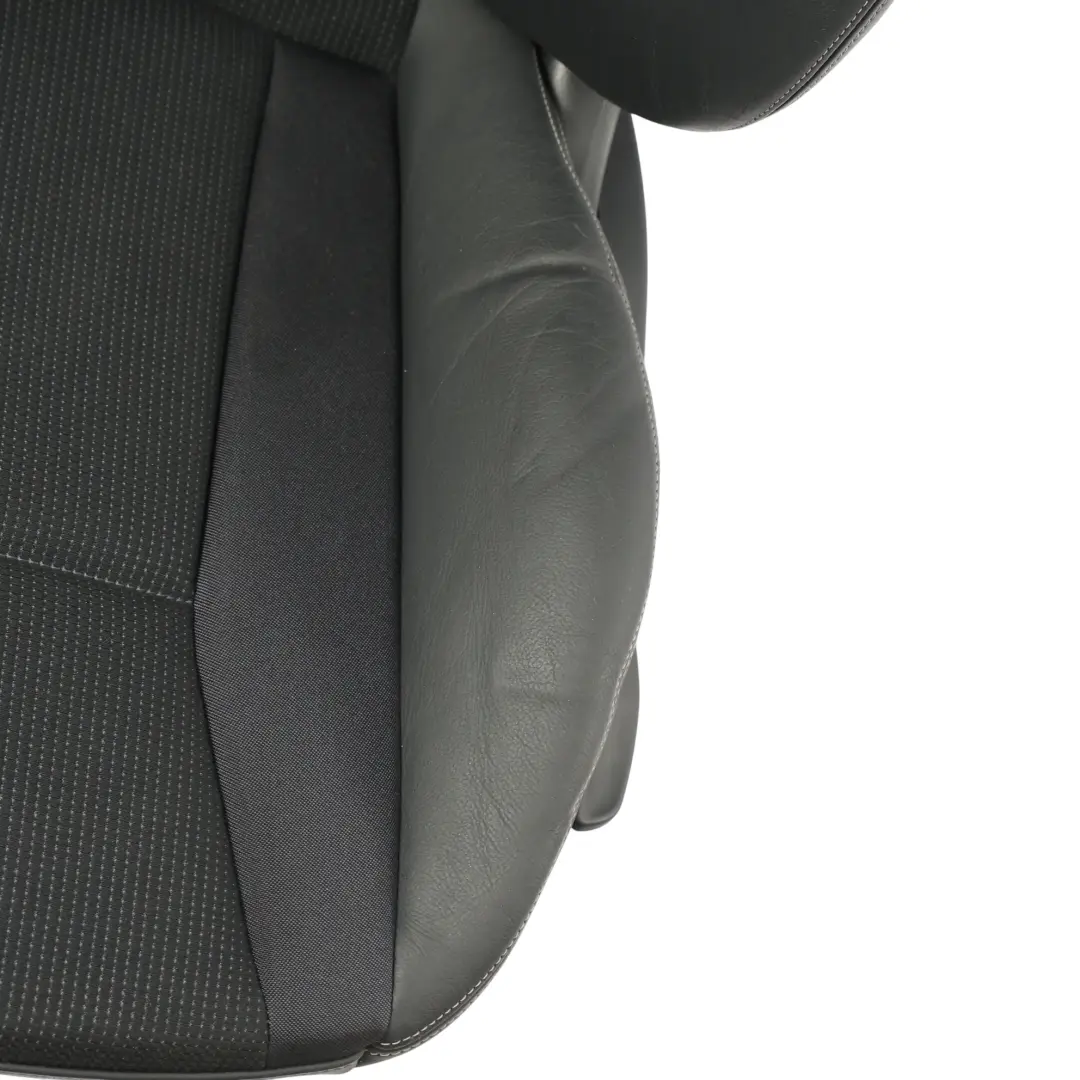 Siège Sport 3 Portes Avant Gauche Intérieur Demi-Cuir Soul Silver pour Audi A1 8X à propos du numéro de pièce 8X0881805AB Audi A1 8X Siège Sport 3 Portes Avant Gauche Intérieur Demi-Cuir Soul Silver - SKU 8X0881805AB-1 - Numéro de pièce 8X0881805AB