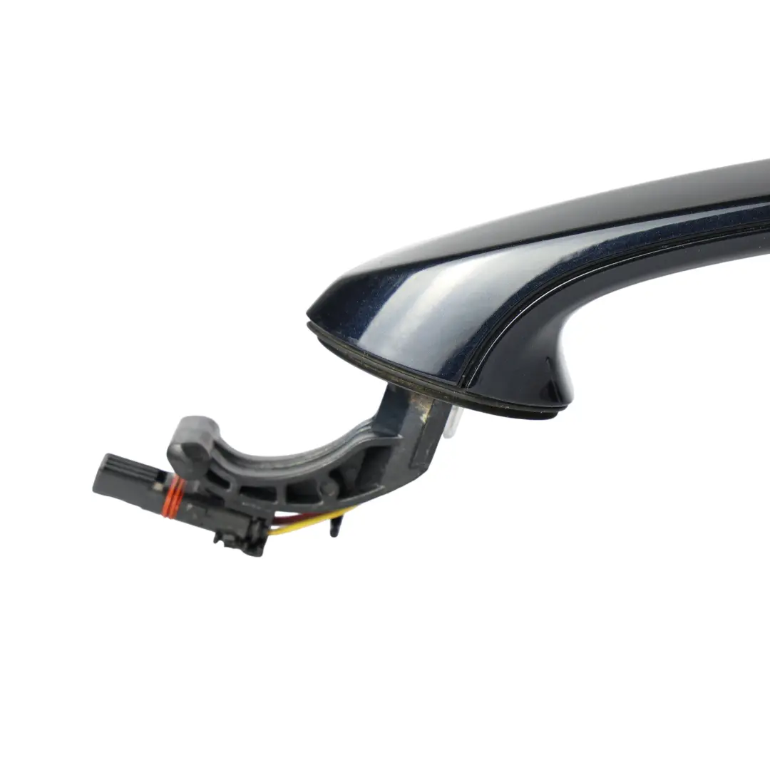 Zewnętrzna Klamka Drzwi Przód Prawa Czarna do BMW G01 G20 F30 F40 o numerze 9491462 BMW G01 G20 F30 F40 Zewnętrzna Klamka Drzwi Przód Prawa Czarna - SKU 9491462-CAR - Numer Części 9491462