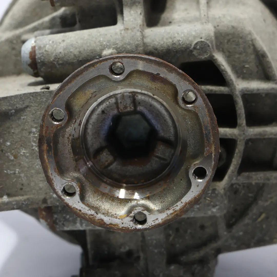 Hinterachsdifferential 3.7 GARANTIE für Porsche Cayenne Turbo 9PA 4.5 V8 mit Teilenummer 95533201051 Porsche Cayenne Turbo 9PA 4.5 V8 Hinterachsdifferential 3.7 GARANTIE - SKU 95533201051 - Teilenummer 95533201051