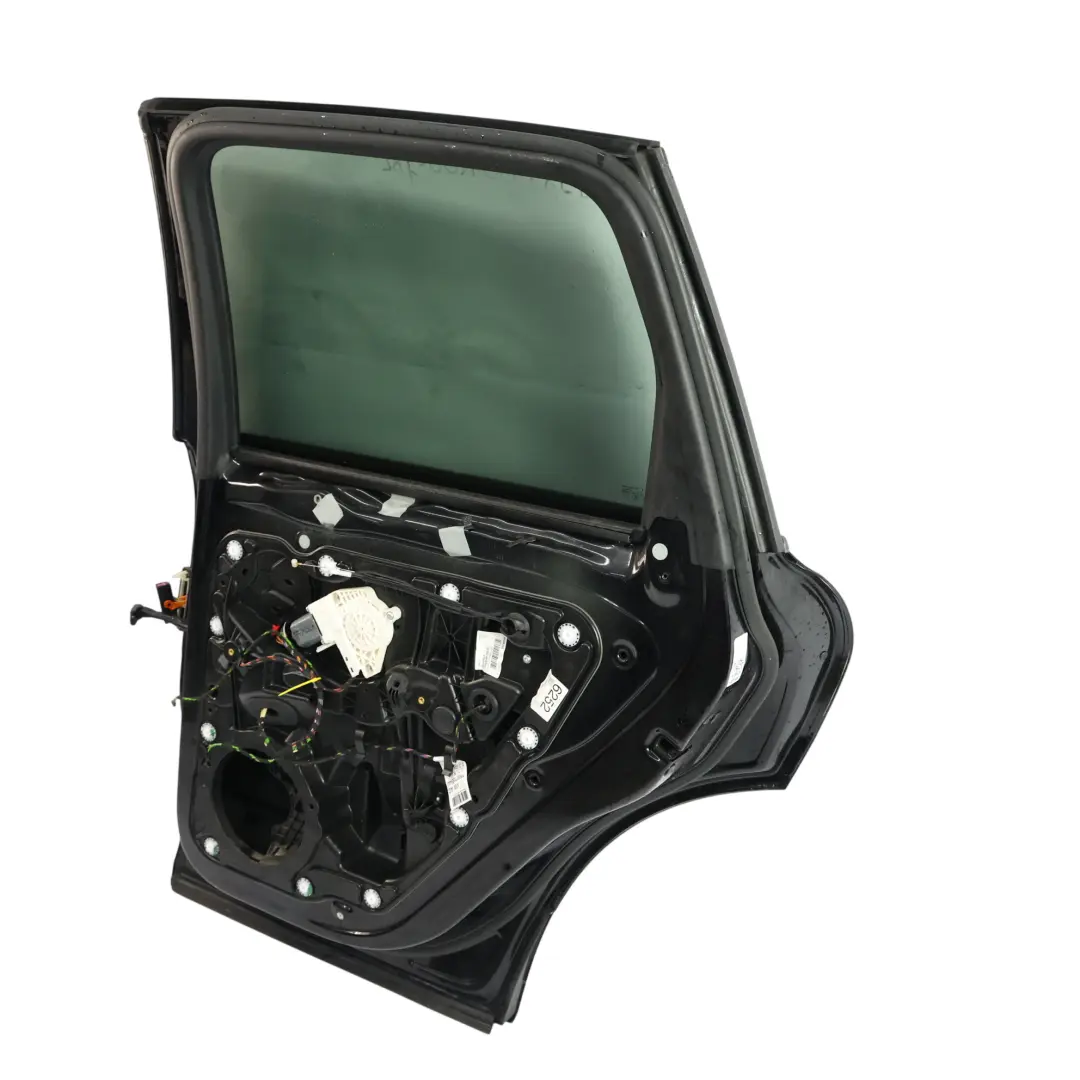 Porsche Cayenne 92A Puerta Trasera Derecha Jet Black Metallic - C9X - SKU 95853301200-JBL - Número de pieza 95853301200