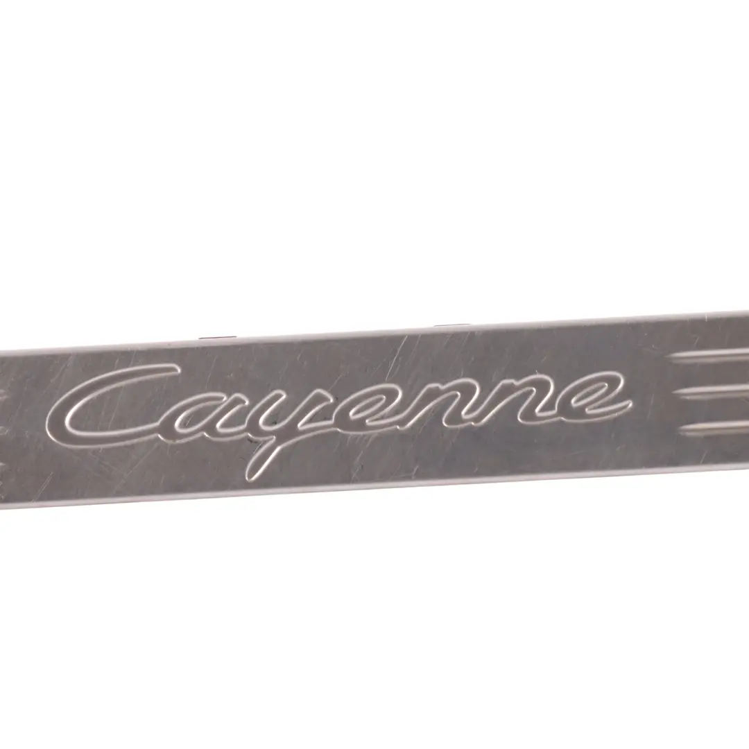 Moulure Seuil Porte Avant Gauche pour Porsche Cayenne 92A à propos du numéro de pièce 95855546700 Porsche Cayenne 92A Moulure Seuil Porte Avant Gauche - SKU 95855546700 - Numéro de pièce 95855546700