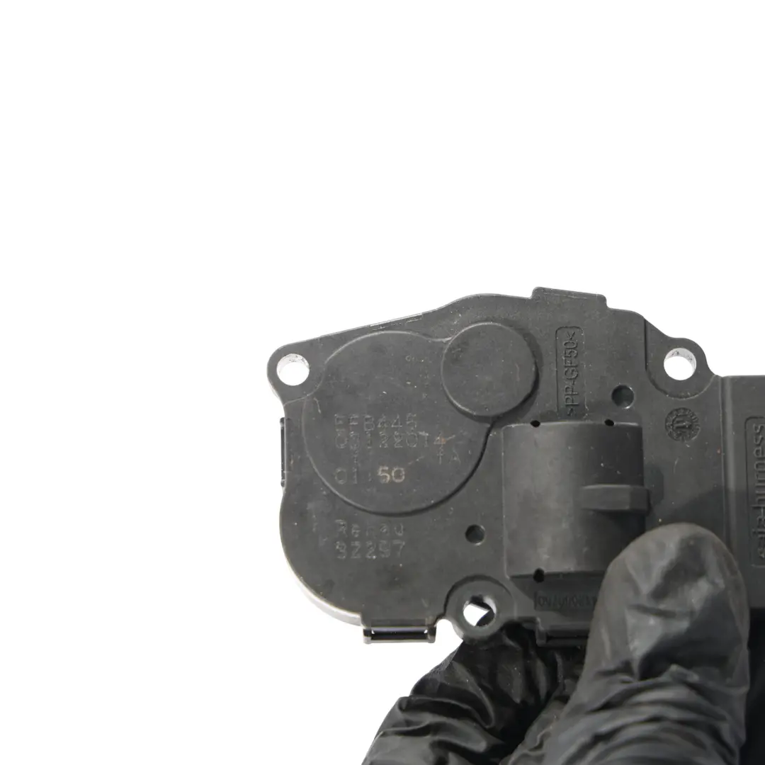 Heizungsmatrix Klappensteuerung Stellmotor für Porsche Cayenne 92A mit Teilenummer 95861251100 Porsche Cayenne 92A Heizungsmatrix Klappensteuerung Stellmotor - SKU 95861251100 - Teilenummer 95861251100