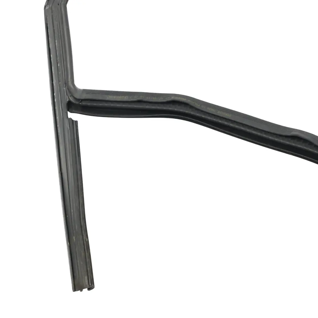 Guarnizione Finestrino Posteriore Sinistro Tenuta per Porsche Macan 95B con numero di parte 95B839431 Porsche Macan 95B Guarnizione Finestrino Posteriore Sinistro Tenuta - SKU 95B839431 - Numero di parte 95B839431