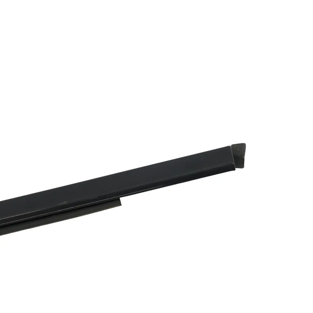 Porsche Macan 95B Embellecedor Moldura Puerta Trasera Izquierda Negro - SKU 95B839475A - Número de pieza 95B839475A