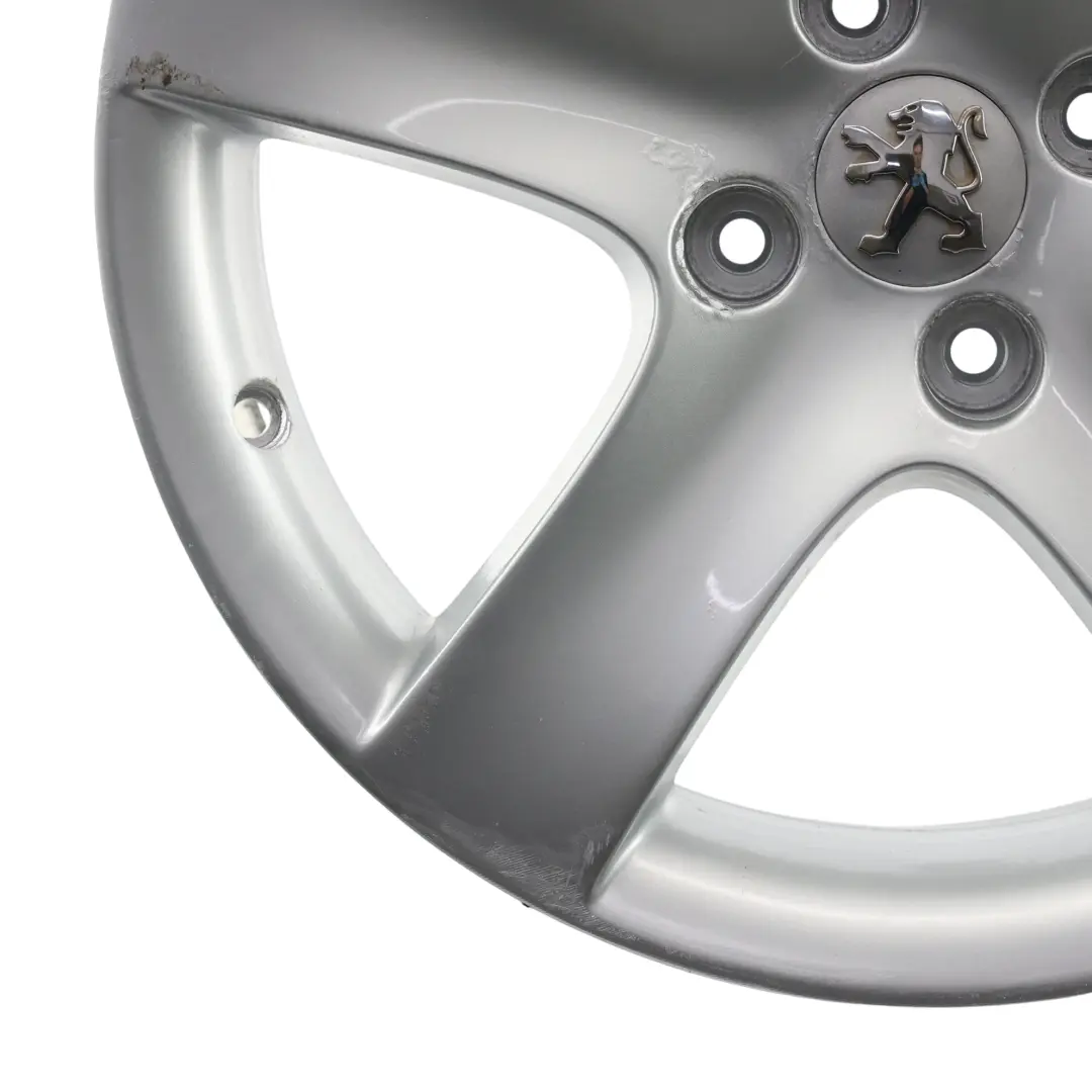 Jante En Alliage Argentée 17" 7,5J ET:32 pour Peugeot 308 à propos du numéro de pièce 9680731880 Peugeot 308 Jante En Alliage Argentée 17" 7,5J ET:32 - SKU 9680731880-1 - Numéro de pièce 9680731880