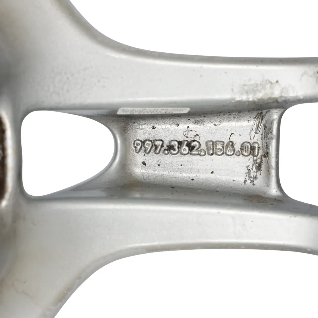 Jante En Alliage Argentée 19" 8J ET:57 pour Porsche 987 997 à propos du numéro de pièce 99736215601 Porsche 987 997 Jante En Alliage Argentée 19" 8J ET:57 - SKU 99736215601-1 - Numéro de pièce 99736215601