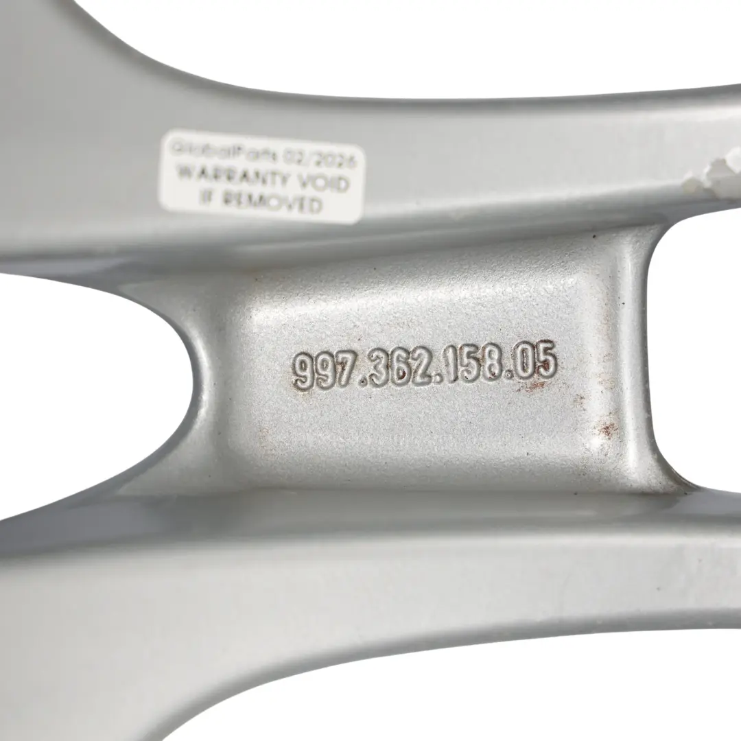 Porsche 987 997 Srebrna Tylna Felga Aluminiowa 19" 9.5J ET:46 99736215601 - SKU 99736215805-1 - Numer Części 99736215805