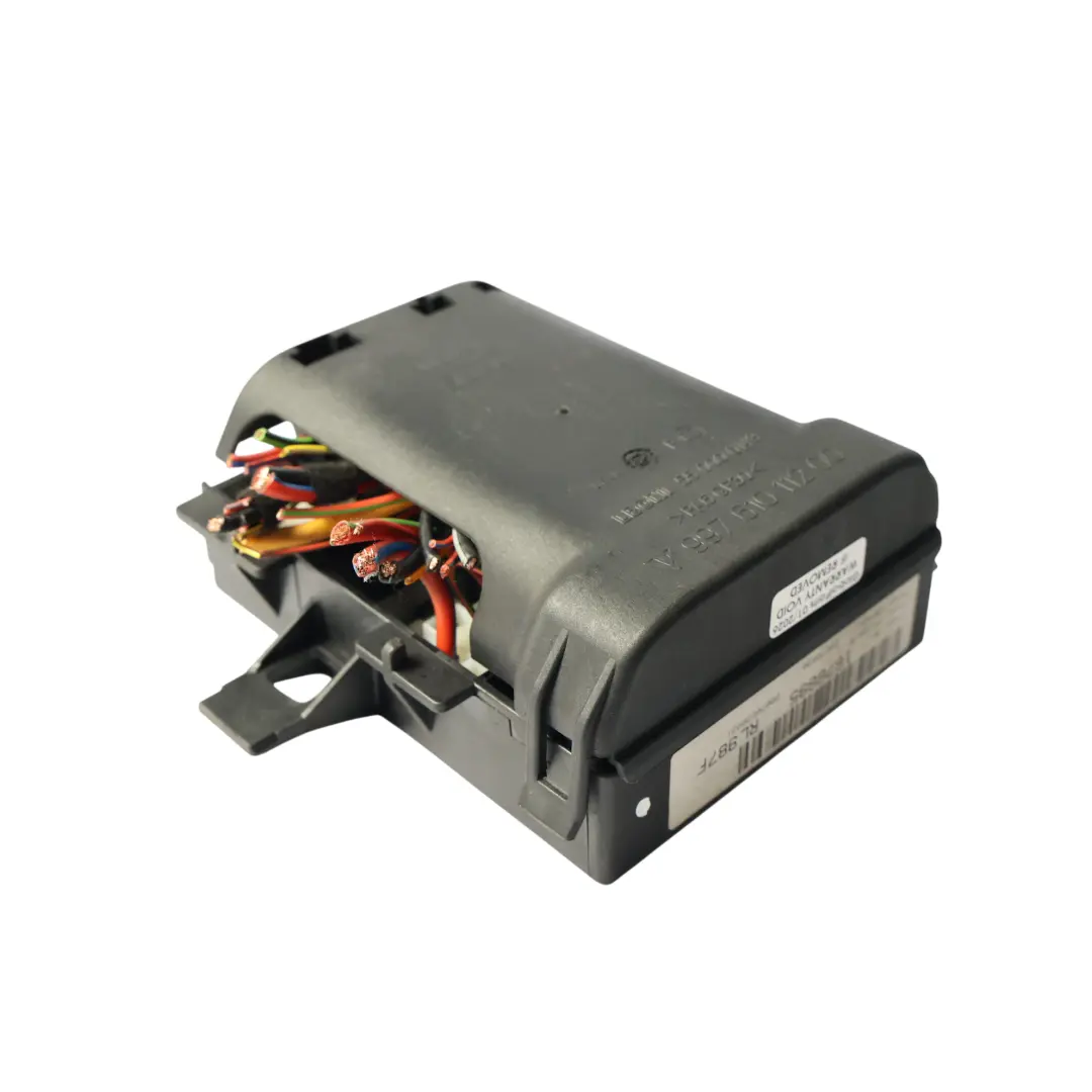 987C Modulo Elettrico Fusibili Scatola Controllo Relè per Porsche Cayman con numero di parte 99761011001 Porsche Cayman 987C Modulo Elettrico Fusibili Scatola Controllo Relè - SKU 99761011001 - Numero di parte 99761011001
