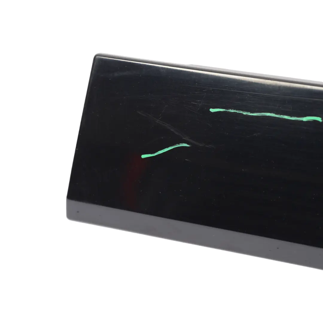 Land Rover Discovery Mk3 L319 Rear Tailgate Trim Strip Cover Black - SKU 9H22-40706A - Part number 9H22-40706A-BUB