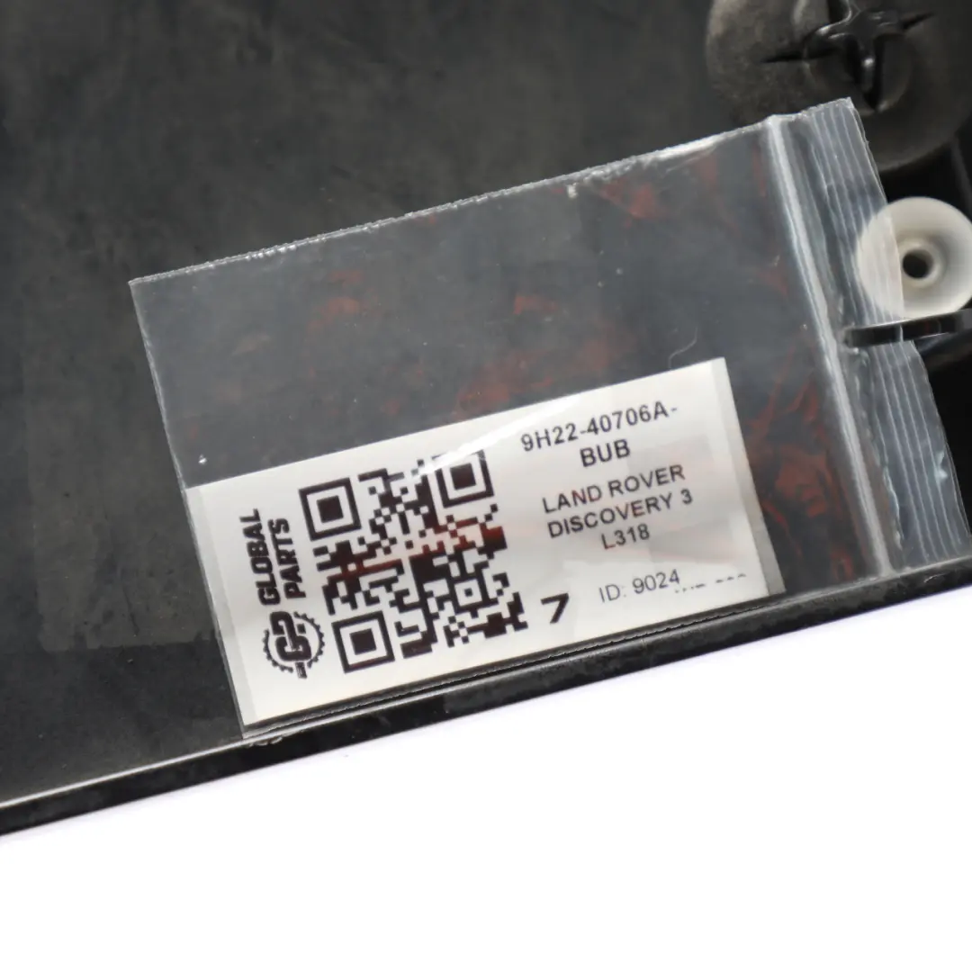 Mk3 L319 Rear Tailgate Trim Strip Cover Black to Land Rover Discovery with Part number 9H22-40706A-BUB Land Rover Discovery Mk3 L319 Rear Tailgate Trim Strip Cover Black - SKU 9H22-40706A - Part number 9H22-40706A-BUB