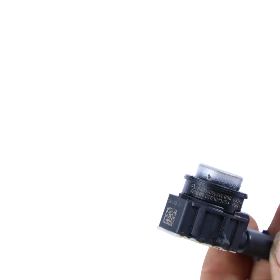 Front Stoßstange Seite Park Sensor PDC Polarsilber - 761 für Mercedes W176 mit Teilenummer A0009050342 Mercedes W176 Front Stoßstange Seite Park Sensor PDC Polarsilber - 761 - SKU A0009050342-PLS - Teilenummer A0009050342